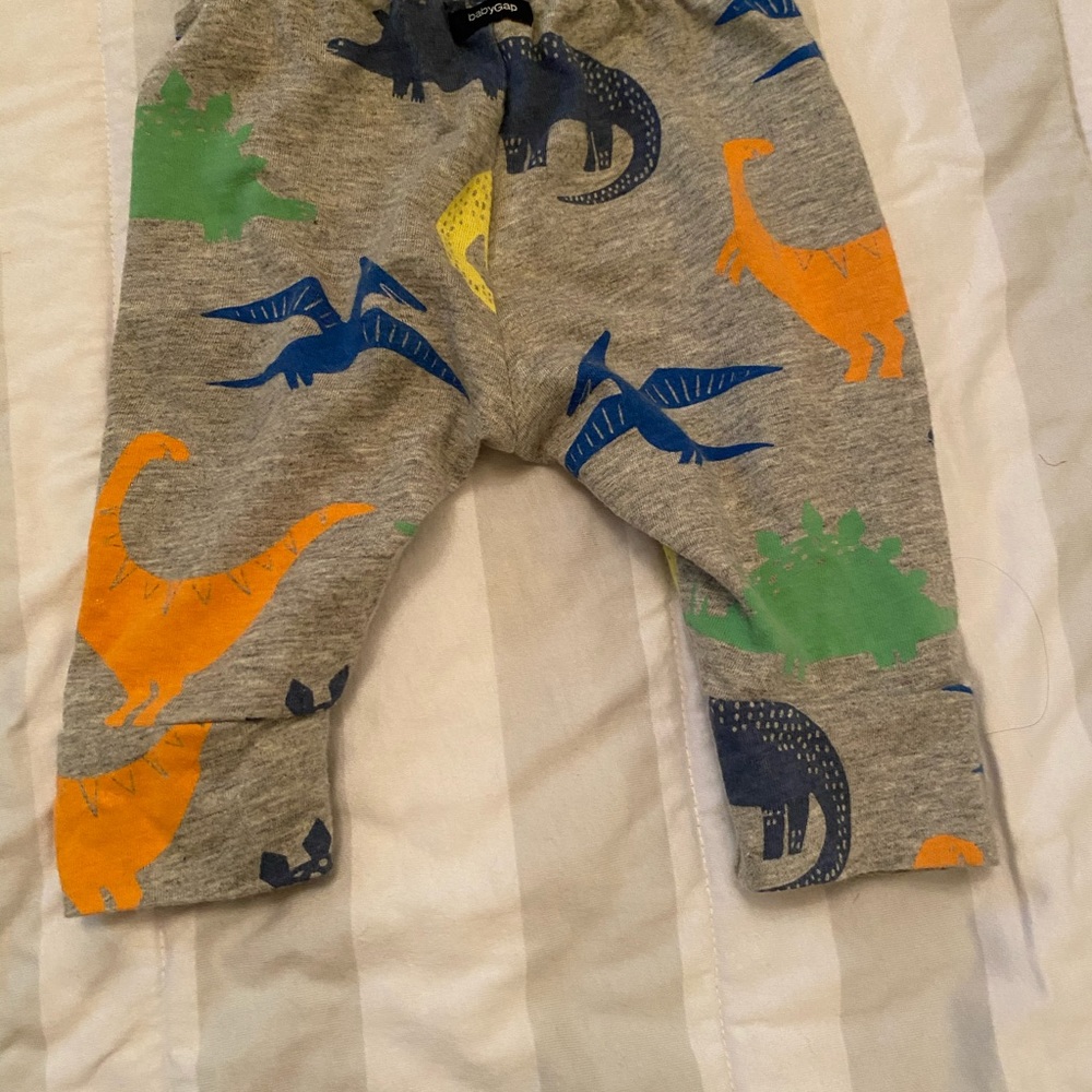 Three GAP pants - Picture 2 of 3